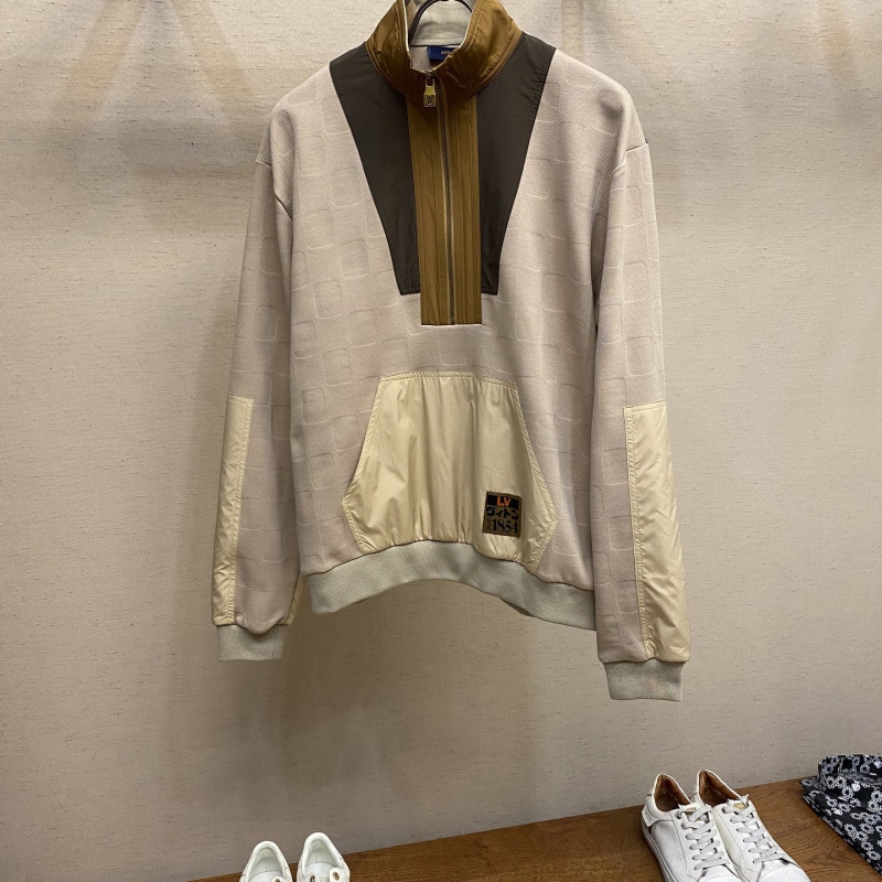 l0vis Vvtt0n outwear